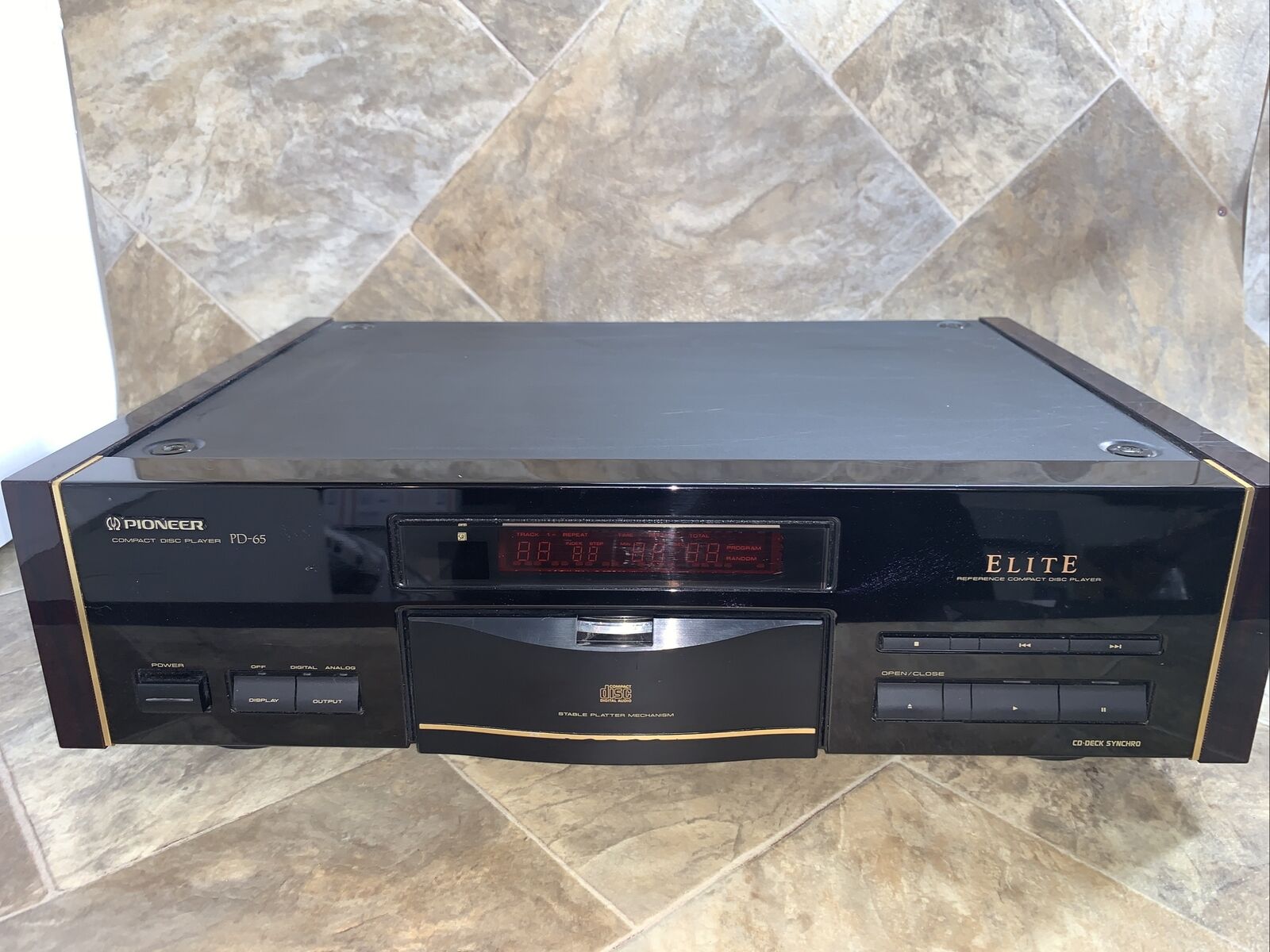 Pioneer Elite PD-65 Compact Disk Player Excellent Condition
